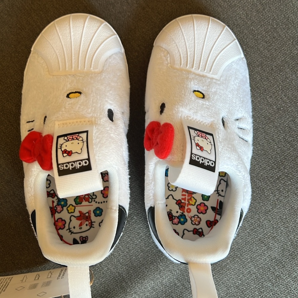 Hello Kitty Superstar 360 Kids Toddlers Slip On Sneakers Size 8K! - Picture 4 of 7